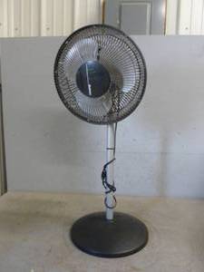 lot 58 image: Fan