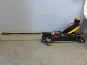 lot 64 image: Hydraulic Floor Jack