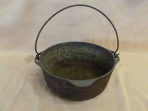 lot 66 image: Vintage Cast Iron Kettle