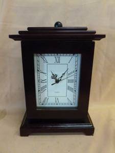 lot 74 image: Mantle Clock