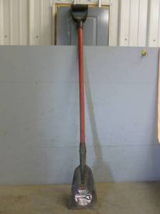 lot 77 image: Ice Scraper