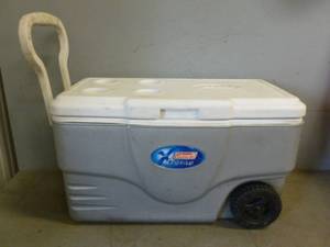 lot 84 image: Coleman Cooler