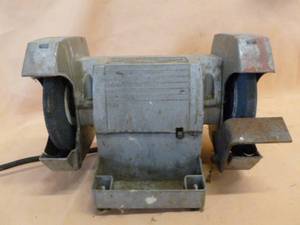 lot 99 image: Bench Grinder
