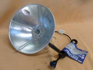 lot 125 image: New Brooder Lamp
