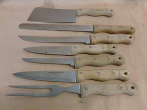 lot 132 image: Knife Set