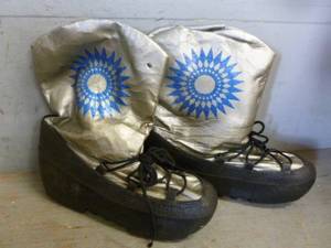 lot 135 image: Moon Boots