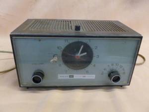 lot 159 image: Vintage Radio