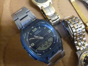lot 201 image: Watches