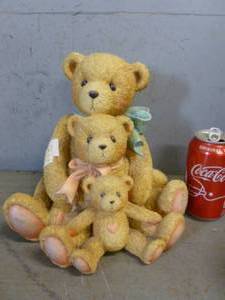 lot 221 image: Cherished Teddies