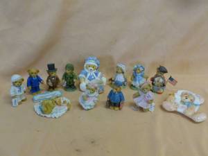 lot 223 image: Cherished Teddies