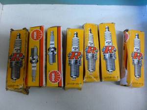 lot 225 image: New Sparkplugs