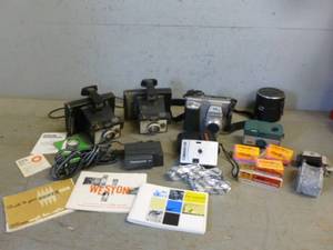 lot 226 image: Vintage Cameras
