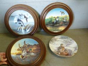 lot 238 image: Collector Plates