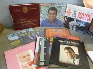 lot 256 image: Record Albums