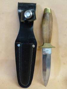 lot 265 image: Collector Knife