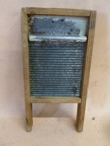 lot 276 image: Vintage Salesman Sample