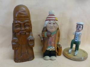 lot 278 image: Wooden Decor