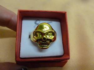 lot 311 image: Mens Ring