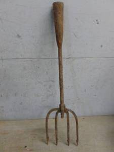 lot 391 image: Vintage Spear Head