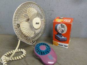 lot 394 image: Fans