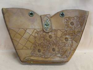 lot 446 image: Leather Handbag
