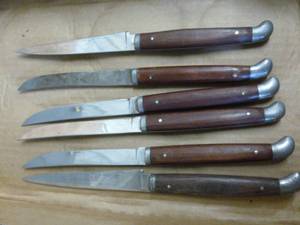 lot 472 image: Vintage Knife Set