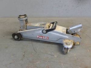 lot 515 image: Hydraulic Floor Jack