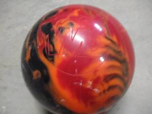 lot 16 image: Columbia Bowling Ball