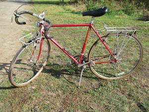 lot 32 image: Vintage Schwin Bike