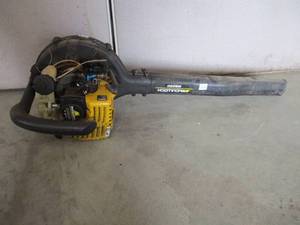 lot 44 image: McCulloch Leaf Blower