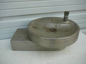 lot 5 image: Oasis Drinking Fountain