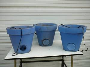 lot 15 image: 3 Light Up Floor Pots