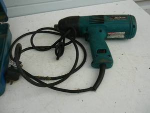 lot 20 image: Makita 12 Impact Wrench