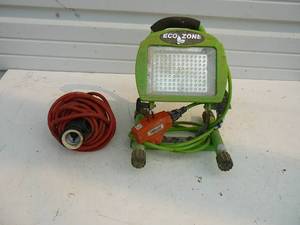 lot 28 image: Work LightsCord Reel