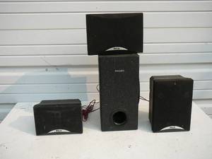 lot 38 image: Lot of Speakers