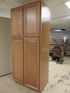 lot 222 image: WOOD DOUBLE DOOR CABINET
