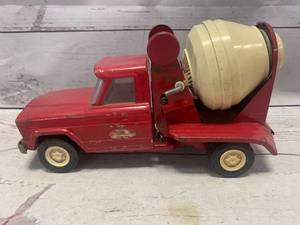 lot 28 image: Vintage 1960s Tonka Mound Minn Red Cement Mixer Truck