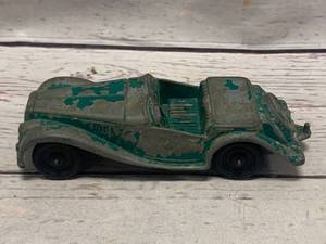 lot 30 image: Tootsietoy Chicago 24 Classic MG Car