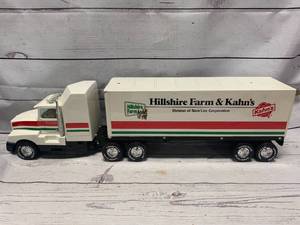 lot 36 image: Vintage Nylint Overnight Express Hillshire Farms Semi Truck