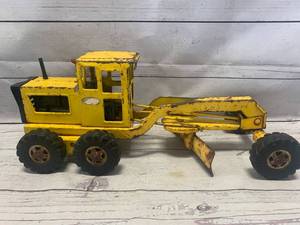 lot 56 image: Vintage Tonka Pressed Steel Road Grader #2510