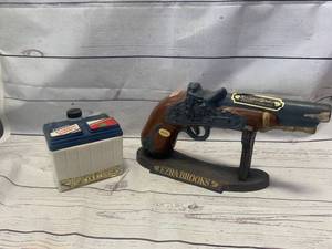 lot 59 image: 1960s Ezra Brook & AC Delco Decanters