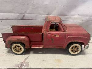 lot 62 image: Vintage Tonka Dodge Truck #11060