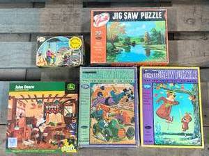 lot 82 image: Vintage Lot of Puzzles
