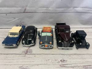 lot 93 image: Lot of 5 Vintage Toy Cars