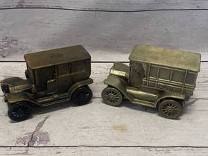 lot 95 image: Lot of 2 Metal Banks including State Bank of Casselton