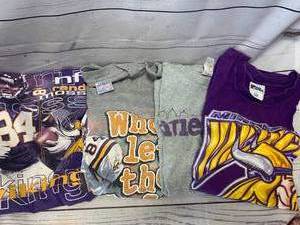 lot 99 image: Lot of 4 Vintage Minnesota Vikings T-Shirts