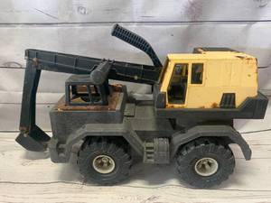 lot 87 image: Tonka M-7495-1 Diesel Crane