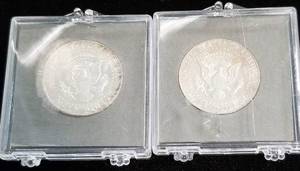 GROUP OF 2 1964 KENNEDY SILVER HALF DOLLARS AU-UNC TONED