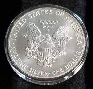 1991 AMERICAN SILVER EAGLE 1 TROY OZ. .999 FINE SILVER IN AIRTITE