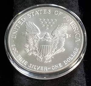 1993 AMERICAN SILVER EAGLE 1 TROY OZ. .999 FINE SILVER IN AIRTITE